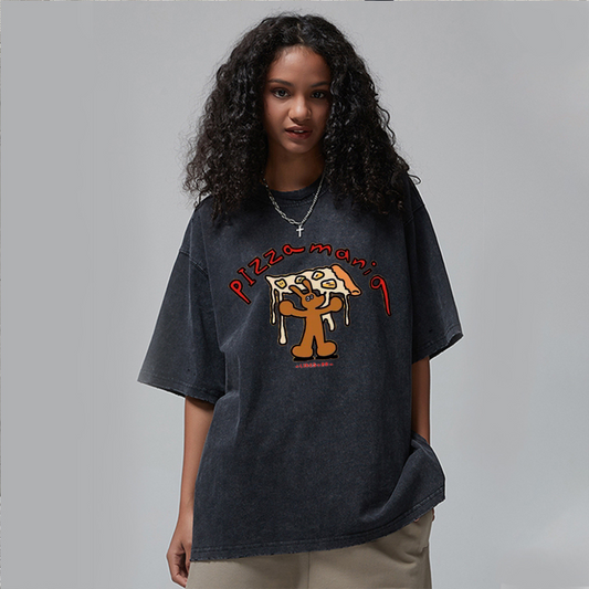 “Small bear holding pizza letters trendy American style” T-shirt